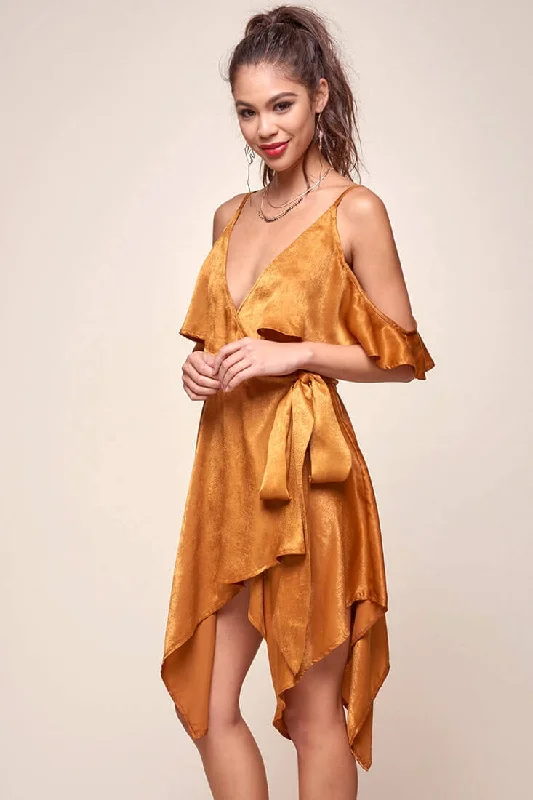 Long sleeve cocktail dress-Darby Manhattan Off The Shoulder Dress Tan