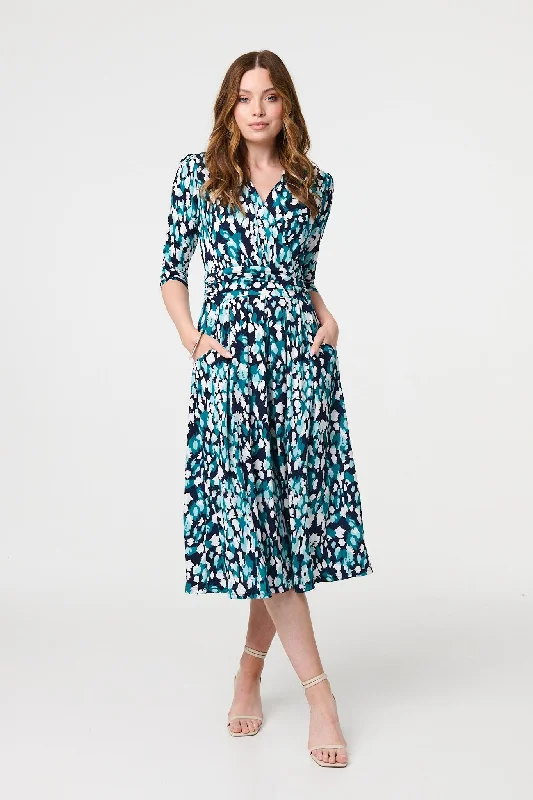 V-neck evening dress-Printed 3/4 Sleeve V-Neck Midi Wrap Dress