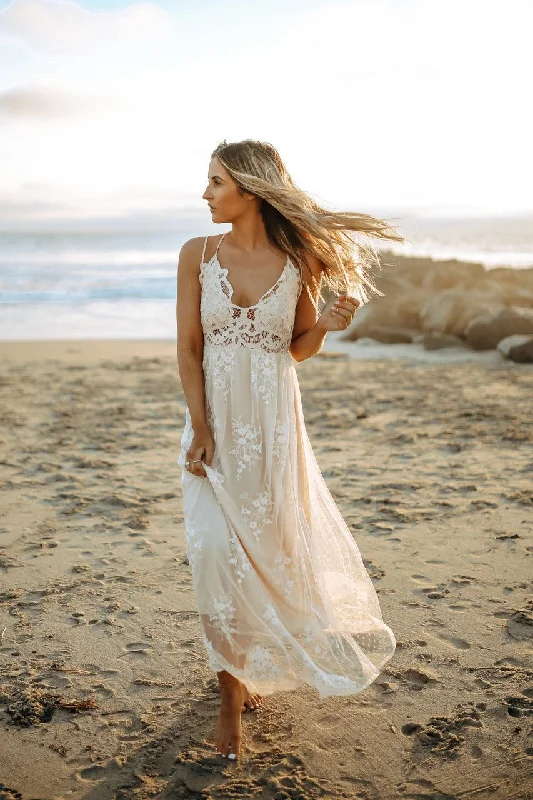 White sundress-Paradise Island Scalloped Vanilla Lace Maxi Dress